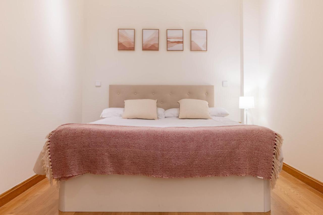 Amazing Apartment In Huertas Madrid Exterior foto
