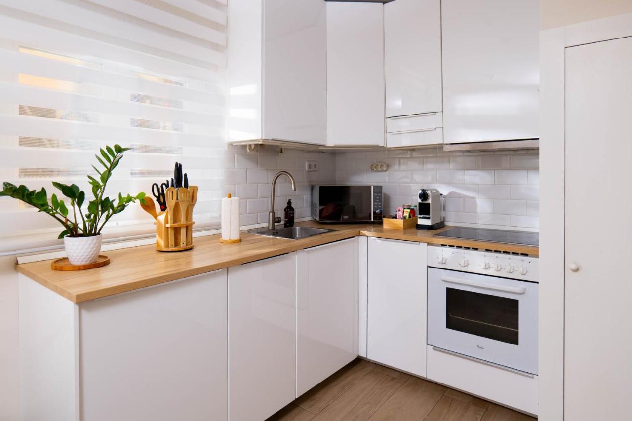 Amazing Apartment In Huertas Madrid Exterior foto